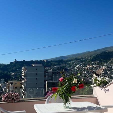 Flower Terrace Apartment Gjirokastër Buitenkant foto