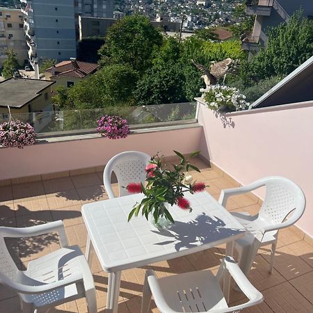 Flower Terrace Apartment Gjirokastër Buitenkant foto
