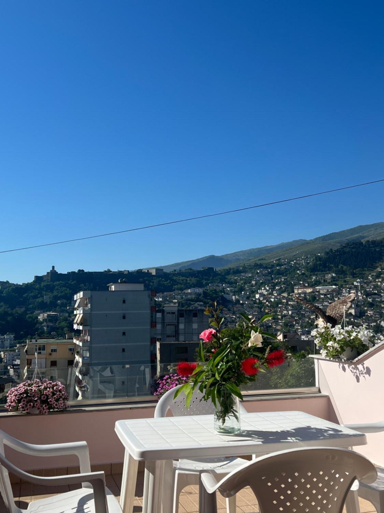 Flower Terrace Apartment Gjirokastër Buitenkant foto